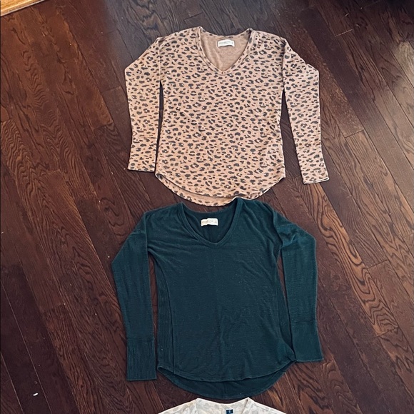 Abercrombie & Fitch long sleeve cozy tops - Picture 1 of 3
